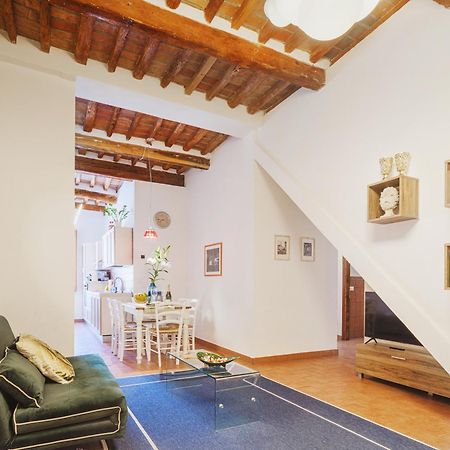 Michael'S Home - Cozy Apartment In The Heart Of Lucca Exterior foto